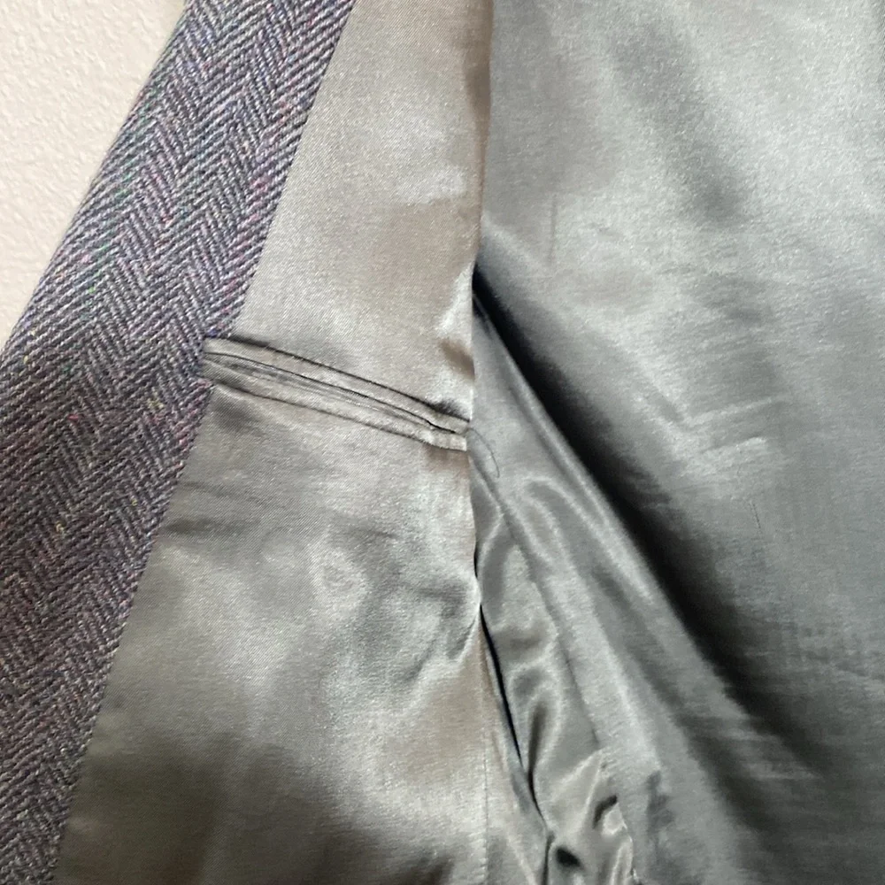 VTG Wool Herringbone Tweed Blazer in Gray 2 button style